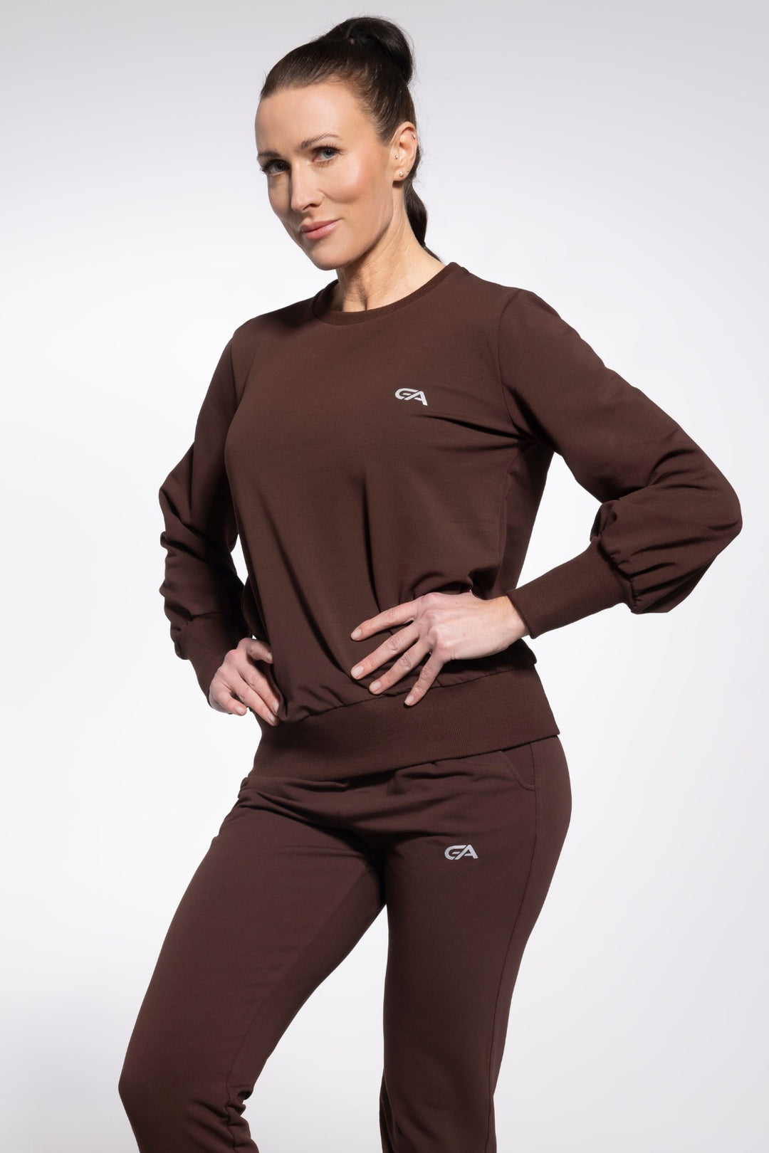 Chocolate-colored Gatta Active sweatshirt in soft cotton with ribbed cuffs and puffed sleeves, ideal for sport and everyday