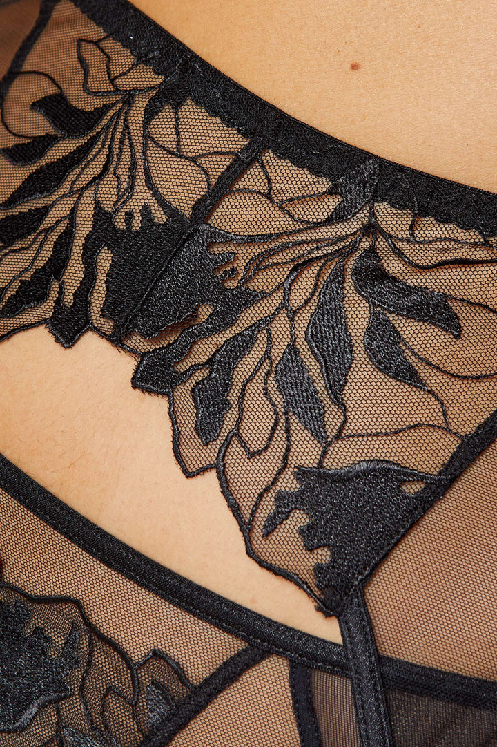 COCO EMBROIDERED THONG BLACK