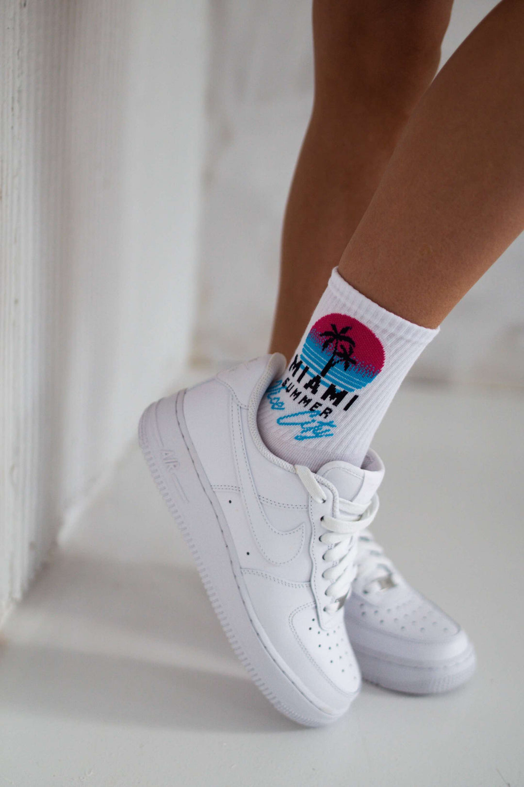 WOMEN'S MIAMI VICE CITY PATTERN SOCKS