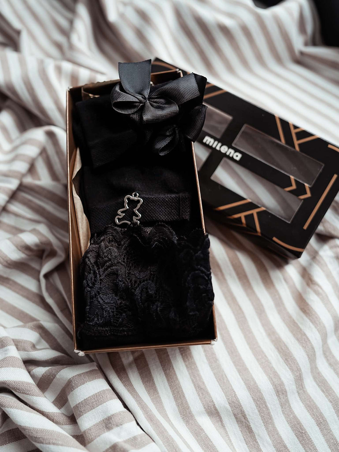 WOMEN'S EXCLUSIVE SET OF SOCKS