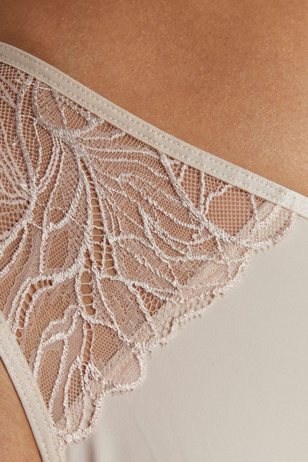 FEMME BEIGE LACE PANTY